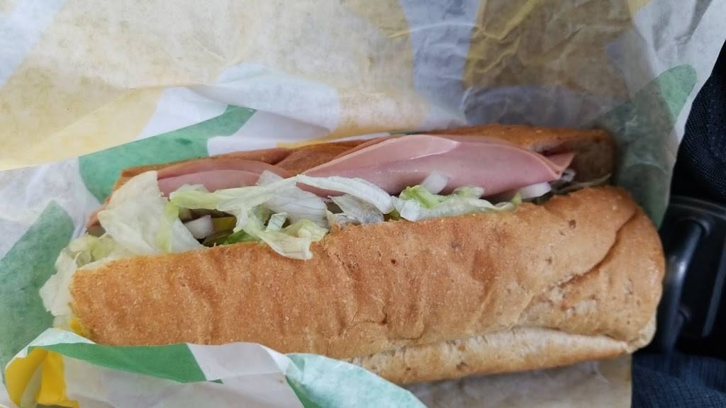 Subway | restaurant | 15-B W Nuevo Rd, Perris, CA 92571, USA | 9519434943 OR +1 951-943-4943