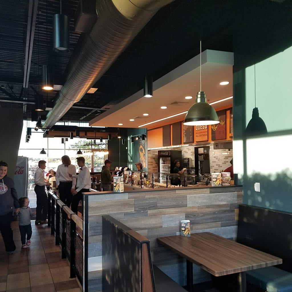 QDOBA Mexican Eats | restaurant | N95W18181 Appleton Ave, Menomonee Falls, WI 53051, USA | 2622513200 OR +1 262-251-3200