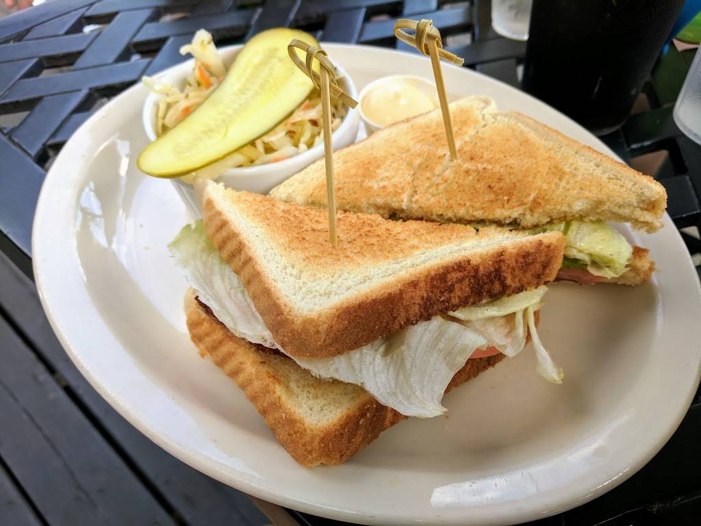 Occasions Restaurant And Pub | restaurant | 30 Eastwood Rd, Toronto, ON M4L 3B6, Canada | 4164693065 OR +1 416-469-3065