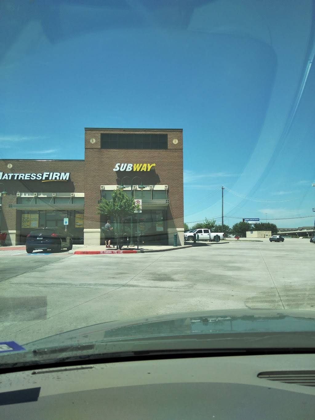 Subway | restaurant | 1901 Taylor St, Houston, TX 77007, USA | 7138610636 OR +1 713-861-0636