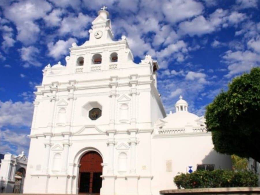 Restaurante Metapan | restaurant | 925 Nassau Rd, Uniondale, NY 11553, USA | 5162469996 OR +1 516-246-9996