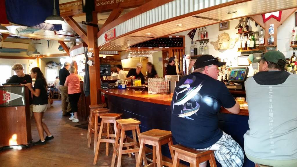 Boatyard Bar & Grill | restaurant | 400 4th St, Annapolis, MD 21403, USA | 4102166206 OR +1 410-216-6206