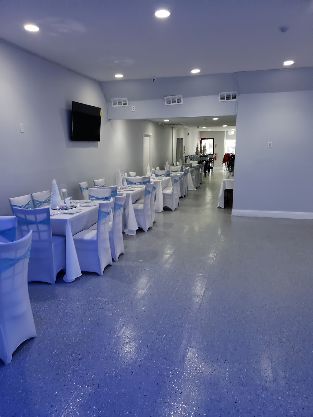 Café day restaurant & bar | restaurant | 326 Union Ave, Cranston, RI 02910, USA | 4016883841 OR +1 401-688-3841