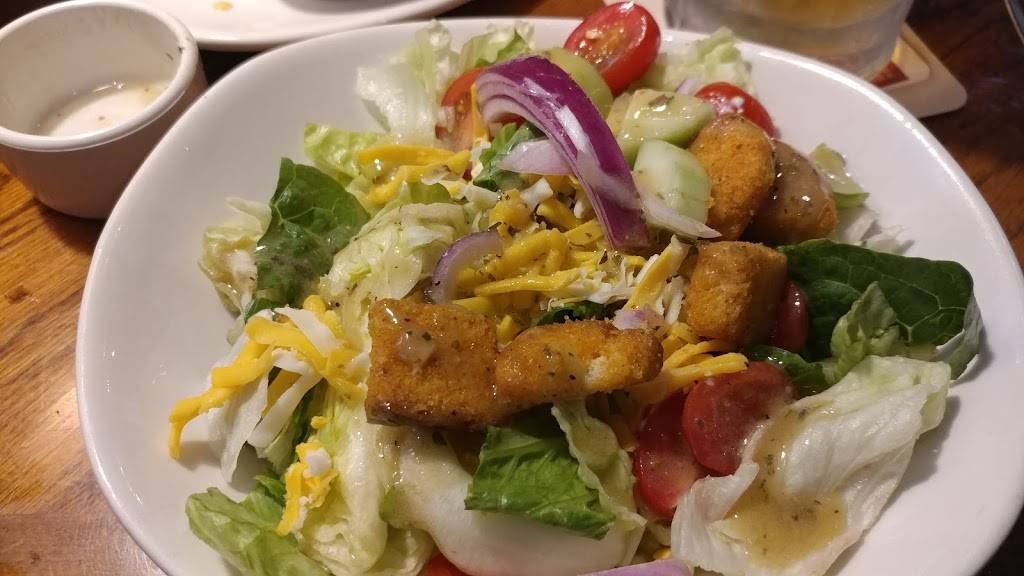 Outback Steakhouse | restaurant | 100 Sheraton Dr, Altoona, PA 16601, USA | 8149410555 OR +1 814-941-0555