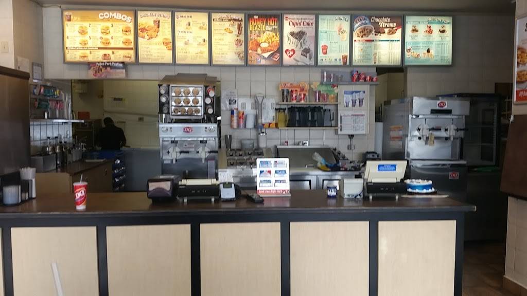 Dairy Queen | restaurant | 401 McArthur Ave., Ottawa, ON K1K 1G7, Canada | 6137452052 OR +1 613-745-2052