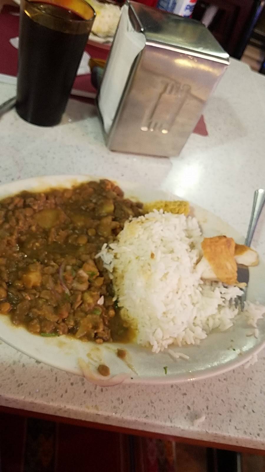 Huguitos Restaurant & Bar | restaurant | 19 White St, West Orange, NJ 07052, USA | 9737364121 OR +1 973-736-4121