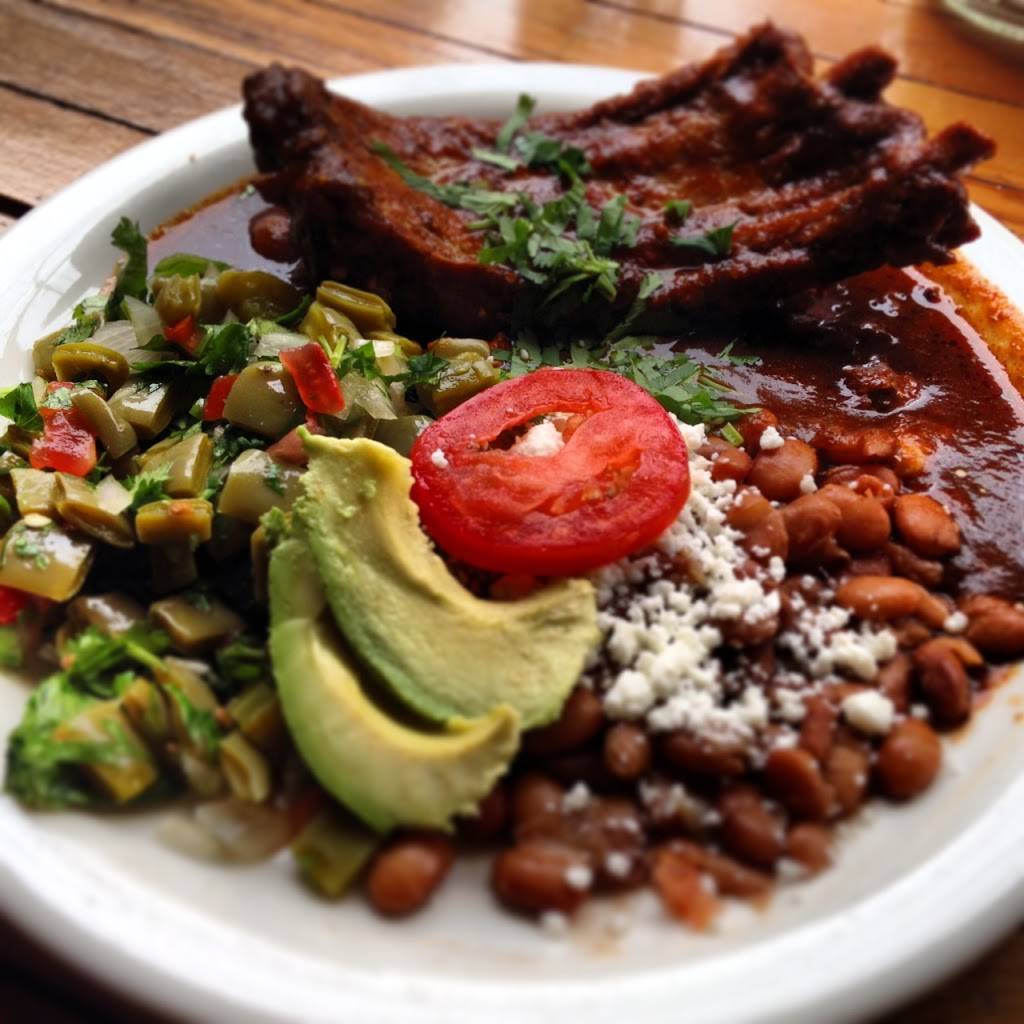 Fonda La Catrina | restaurant | 5905 Airport Way S, Seattle, WA 98108, USA | 2067672787 OR +1 206-767-2787