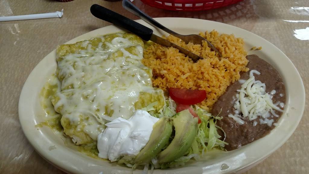Juanitas Restaurant | restaurant | 9 L W Besinger Dr L, Carpentersville, IL 60110, USA | 8478361503 OR +1 847-836-1503