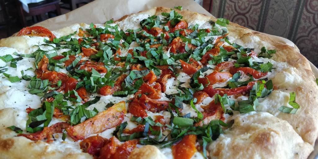 Benvenutos Italian Grill | restaurant | Northside Town Center, 1849 Northport Dr, Madison, WI 53704, USA | 6082411144 OR +1 608-241-1144