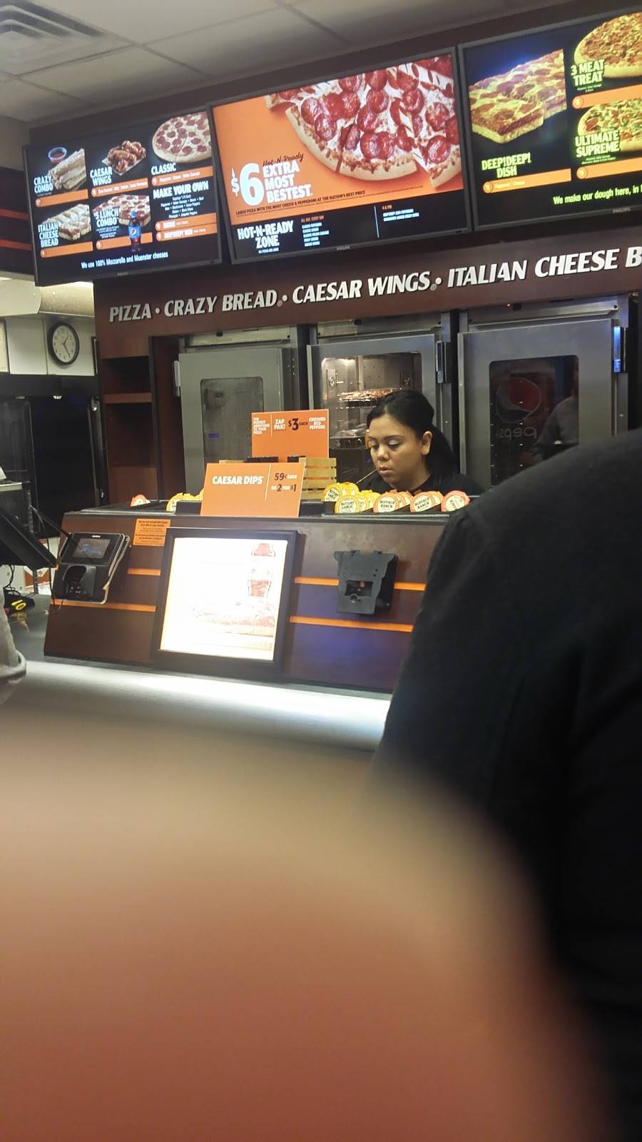 Little Caesars Pizza | meal takeaway | 557 S Green Bay Rd, Waukegan, IL 60085, USA | 8476728706 OR +1 847-672-8706