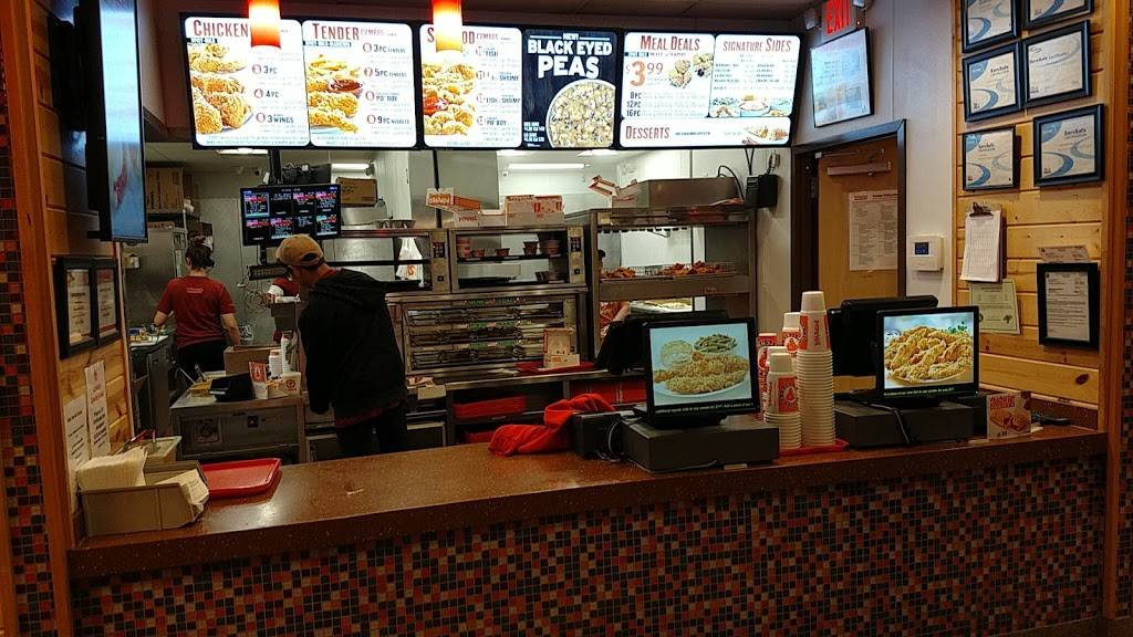 Popeyes Louisiana Kitchen | restaurant | 1625 Veterans Pkwy, Jeffersonville, IN 47130, USA | 8127251480 OR +1 812-725-1480