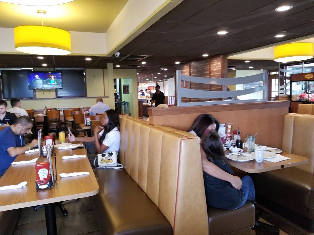 Dennys | restaurant | 7411 NW 36th St, Miami, FL 33166, USA | 3055920846 OR +1 305-592-0846