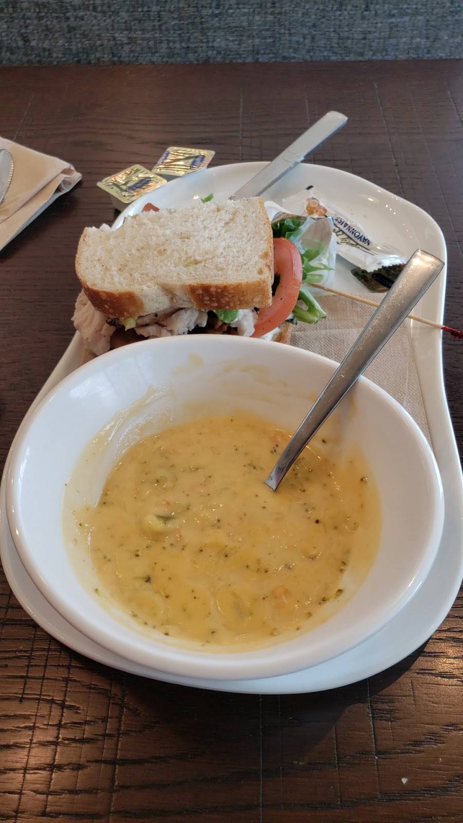 Panera Bread | cafe | 9955 Mission Gorge Rd, Santee, CA 92071, USA | 6196633299 OR +1 619-663-3299