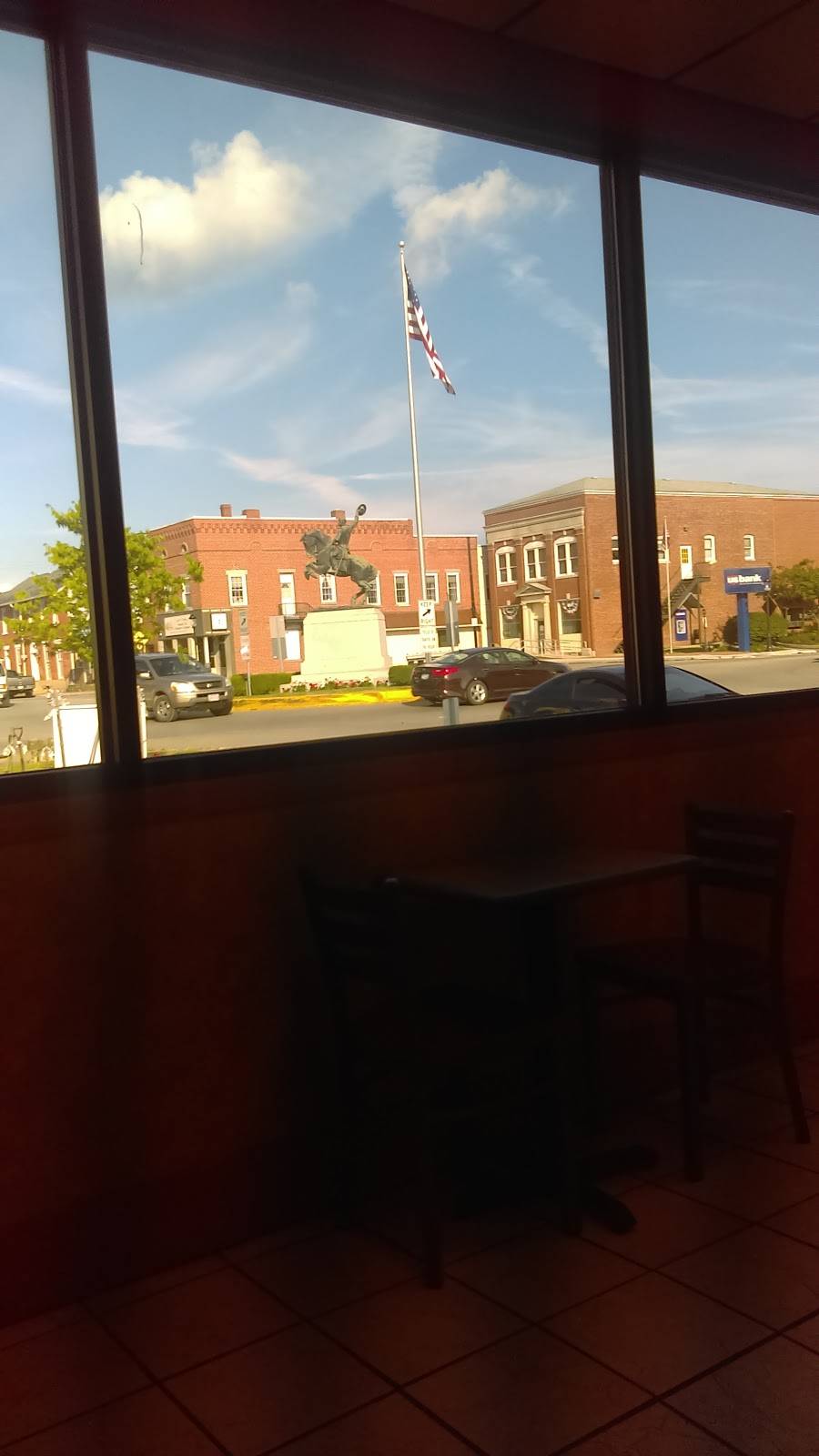 Subway Restaurants | restaurant | 102 W Main St, Somerset, OH 43783, USA | 7407433000 OR +1 740-743-3000