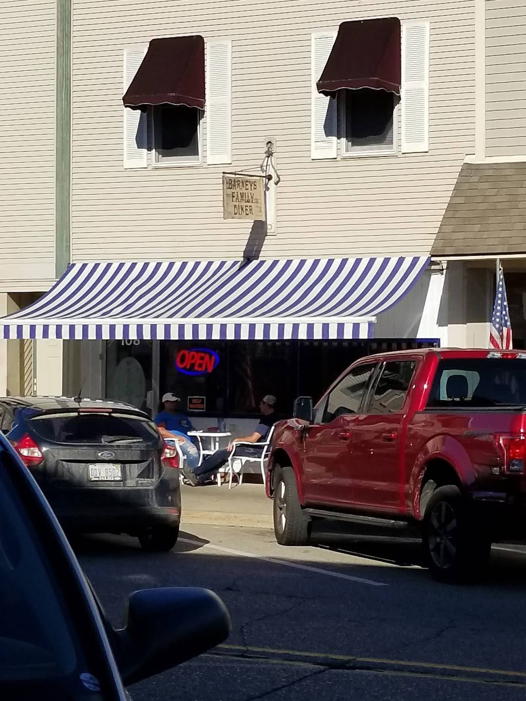 Barneys Family Diner | restaurant | 108 E Michigan Ave, Grass Lake, MI 49240, USA | 5175228897 OR +1 517-522-8897