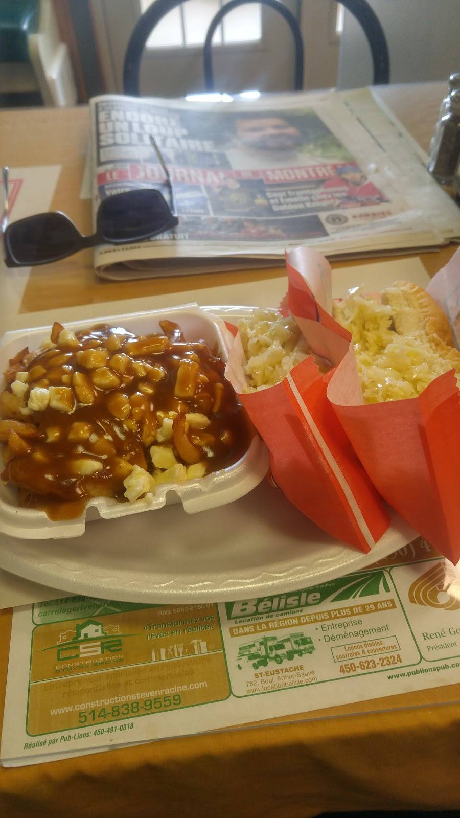 Resto La Pataterie | restaurant | 2 Rue Saint-Louis, Saint-Eustache, QC J7R 1X2, Canada | 4504733509 OR +1 450-473-3509