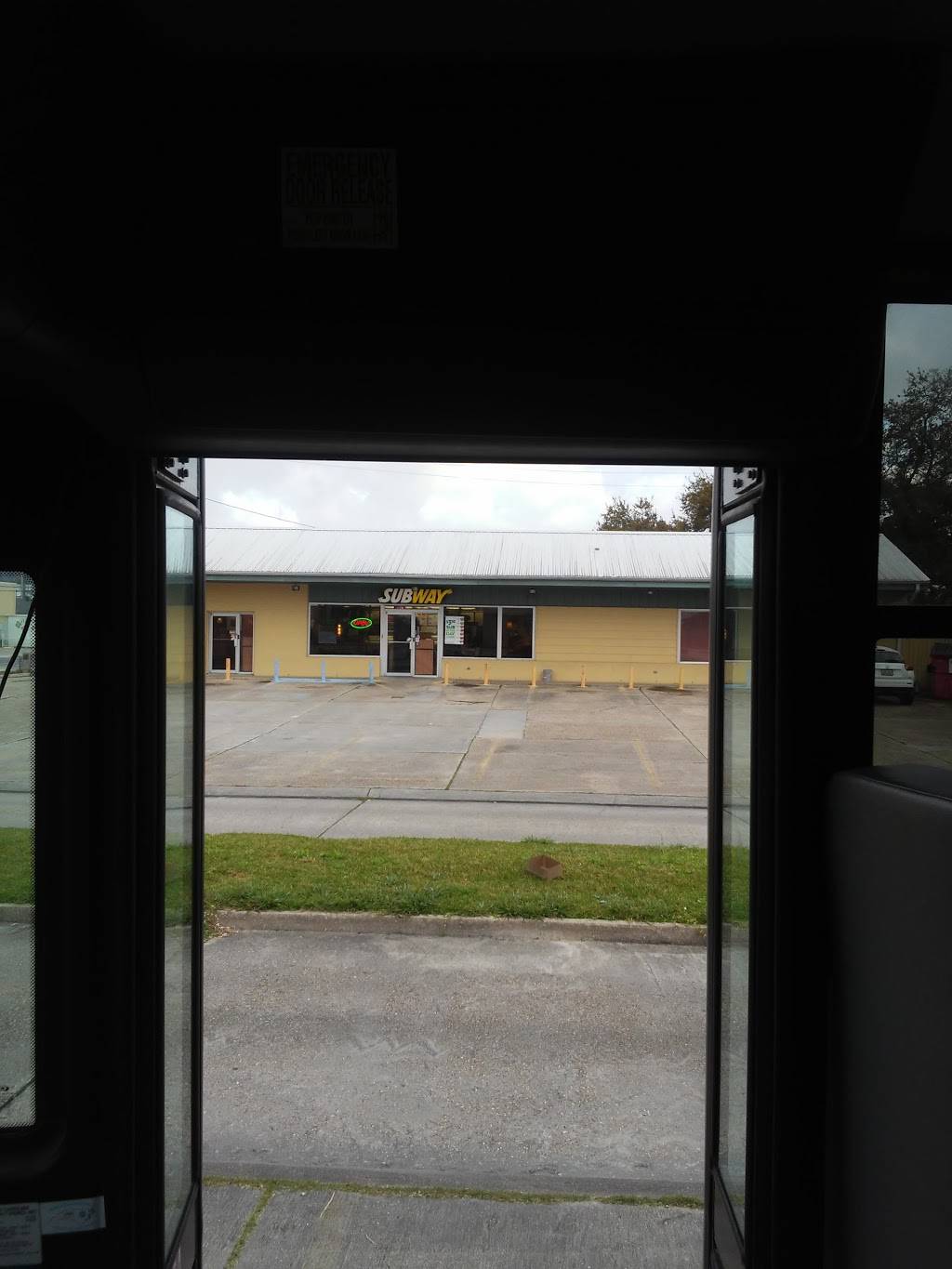 Subway | meal takeaway | 6637 W Park Ave, Houma, LA 70364, USA | 9858722709 OR +1 985-872-2709