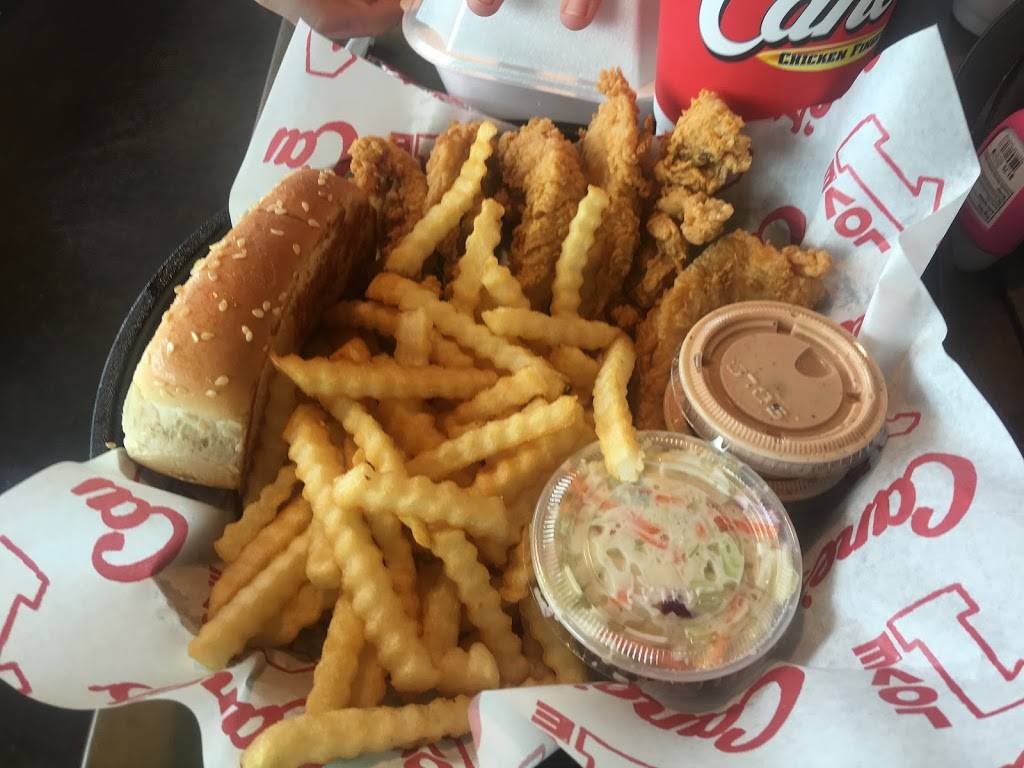 Raising Canes Chicken Fingers | meal takeaway | 1127 Garth Brooks Blvd, Yukon, OK 73099, USA | 4053503130 OR +1 405-350-3130
