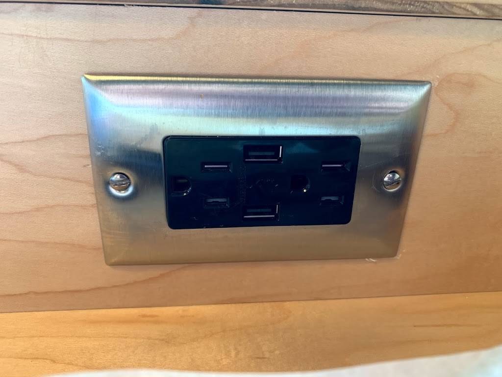 Salsaritas Fresh Mexican Grill | restaurant | 4861 Kingston Pike, Knoxville, TN 37919, USA | 8652813177 OR +1 865-281-3177