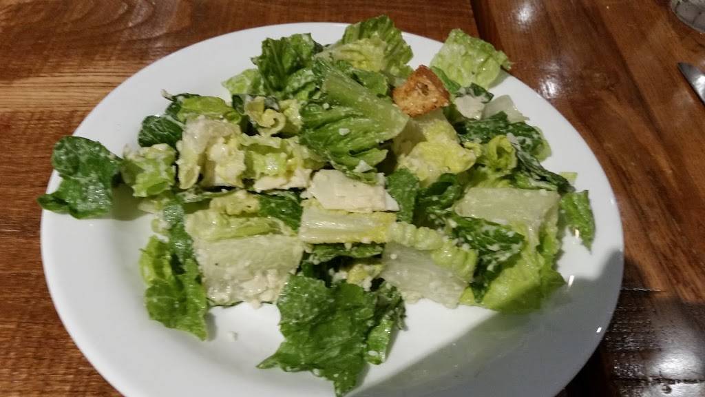 Giordanos | restaurant | 3333 W Shore Dr, Holland, MI 49424, USA | 6168886000 OR +1 616-888-6000