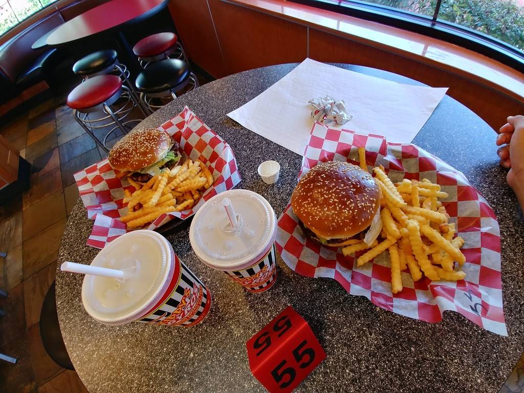 Skippys Gyros | restaurant | 4405 Winfield Rd, Warrenville, IL 60555, USA | 6307914976 OR +1 630-791-4976