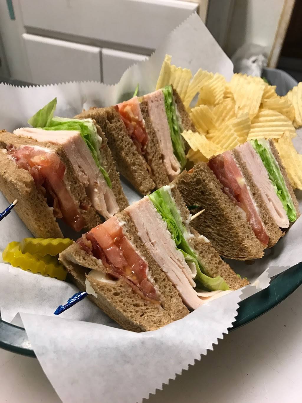 Moyers Country Kitchen | restaurant | 965 PA-940, Pocono Lake, PA 18347, USA | 5706437377 OR +1 570-643-7377