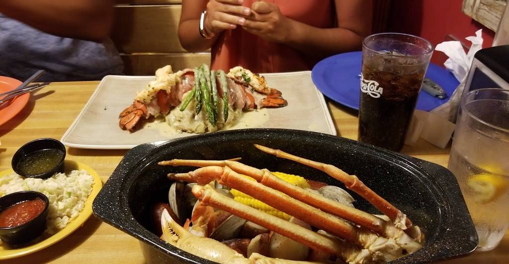 Snapperz Grill & Steam Bar | restaurant | 3710 Arendell St, Morehead City, NC 28557, USA | 2522401313 OR +1 252-240-1313