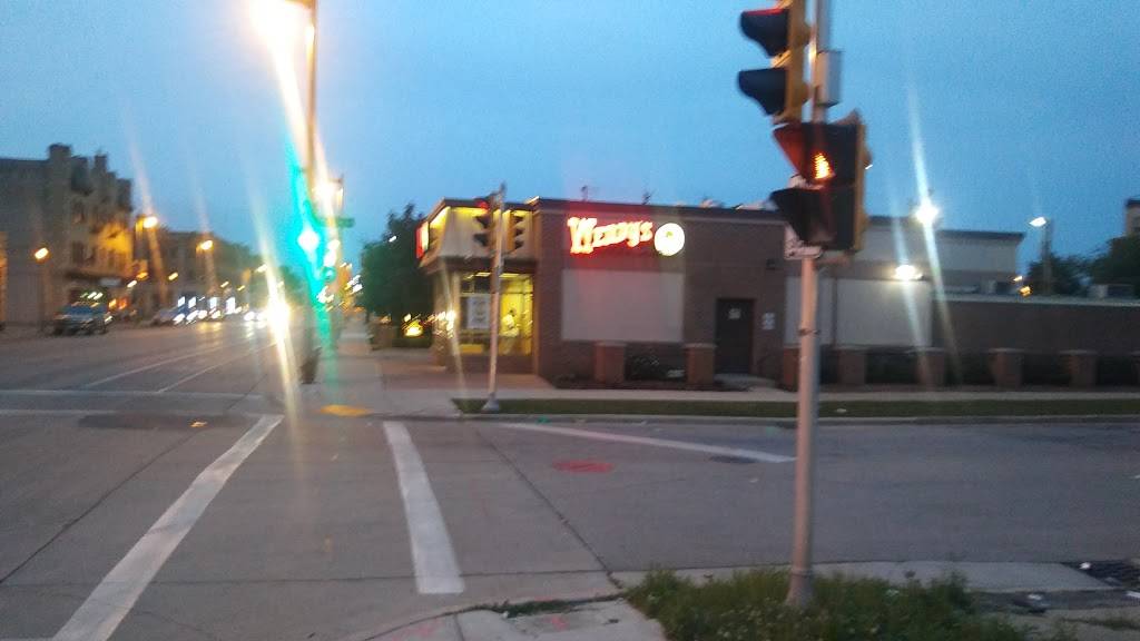 Wendys | restaurant | 914 N 27th St, Milwaukee, WI 53208, USA | 4149339144 OR +1 414-933-9144