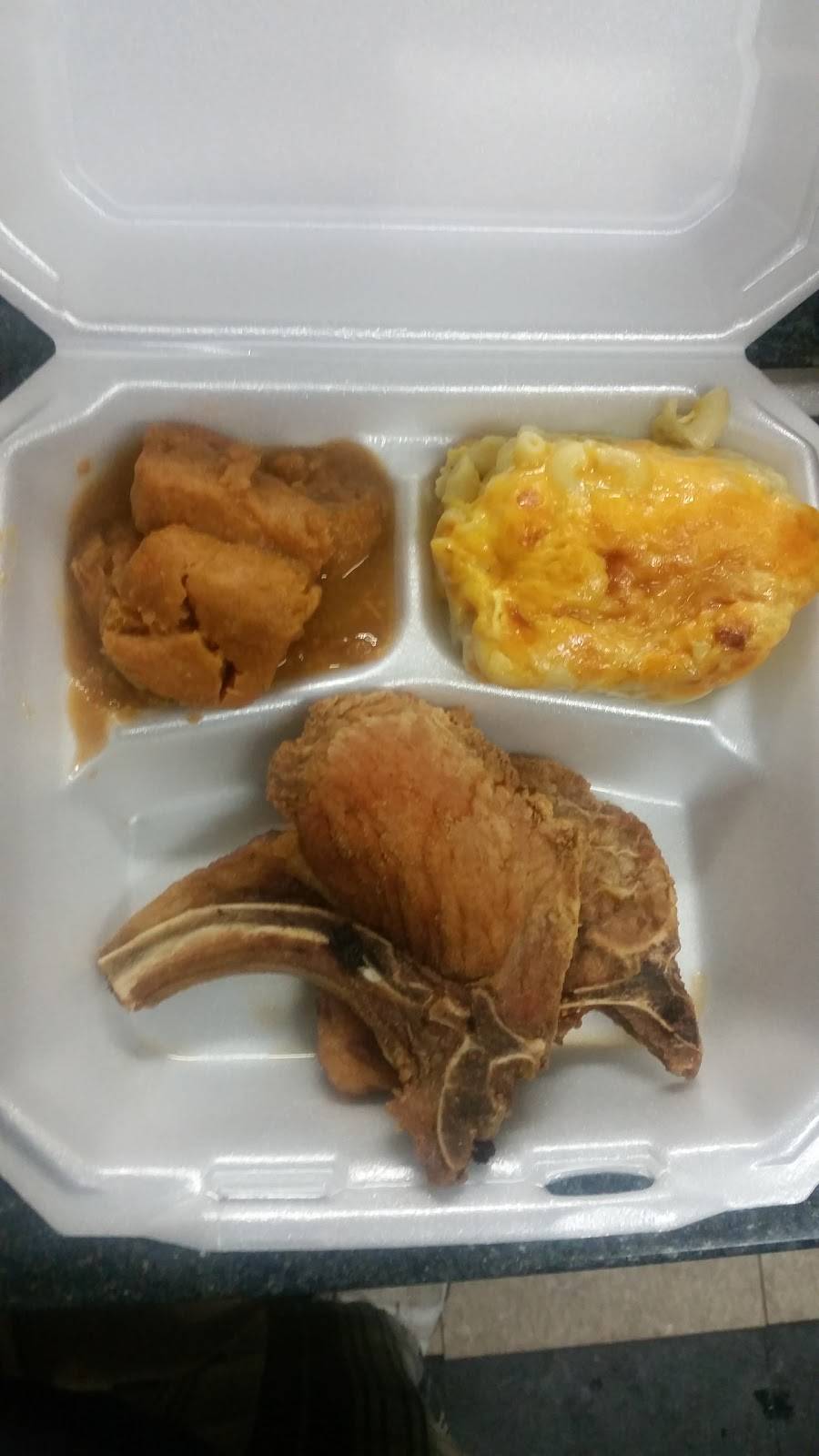 McBonies Bar & Grill | restaurant | 4800 Monroe Rd, Charlotte, NC 28205, USA | 7045632999 OR +1 704-563-2999