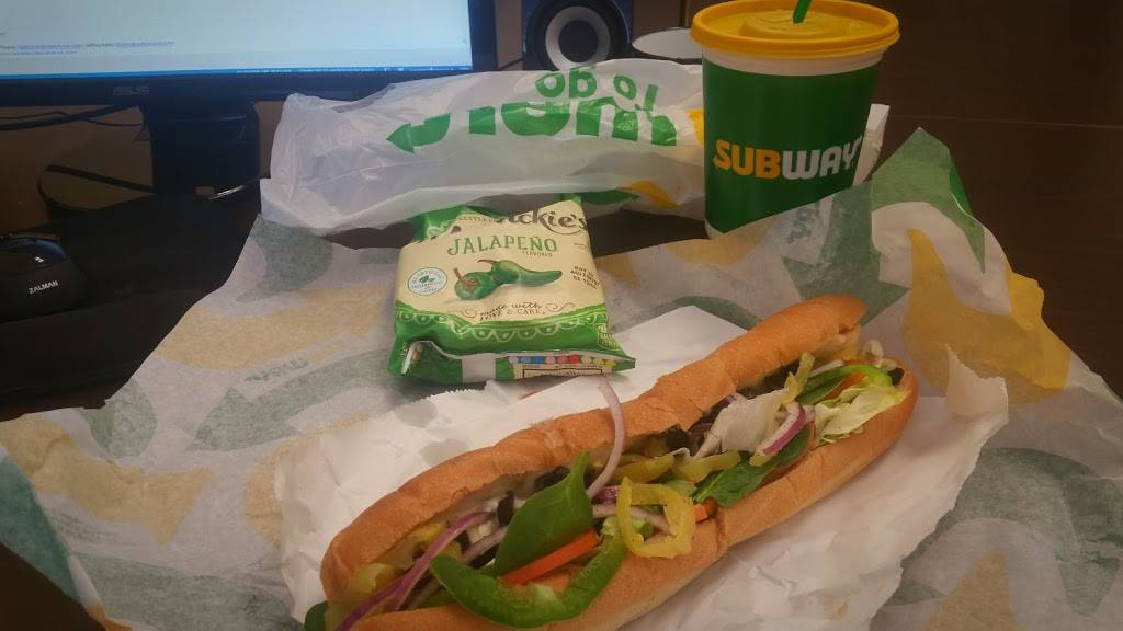 Subway Restaurants | restaurant | 3046 Lavon Dr #128, Garland, TX 75040, USA | 9724950245 OR +1 972-495-0245