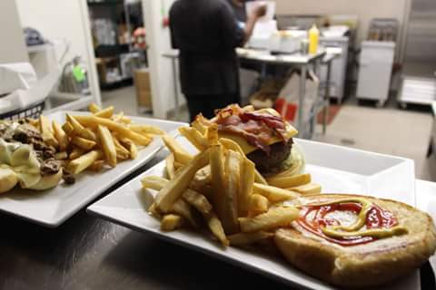 Rack & Reel Sports Grill | restaurant | 14 Camden Bypass, Camden, AL 36726, USA | 3346829111 OR +1 334-682-9111