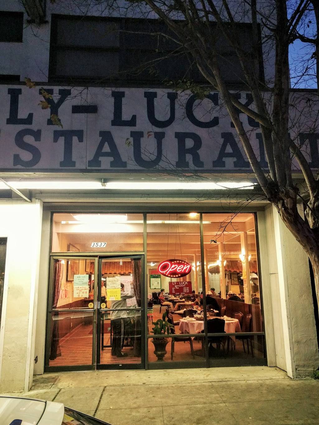 Ly-Luck Restaurant | restaurant | 3537 Fruitvale Ave, Oakland, CA 94602, USA | 5105303232 OR +1 510-530-3232