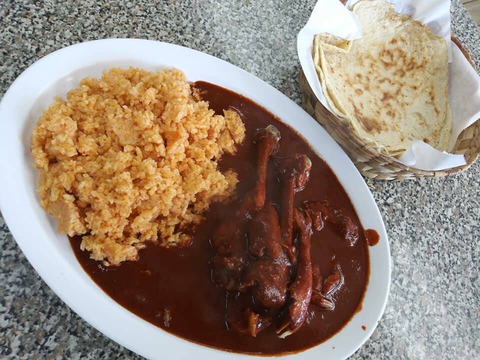 Aldos Mexican Food | restaurant | 205 Cecil Ave, Delano, CA 93215, USA | 6612293547 OR +1 661-229-3547