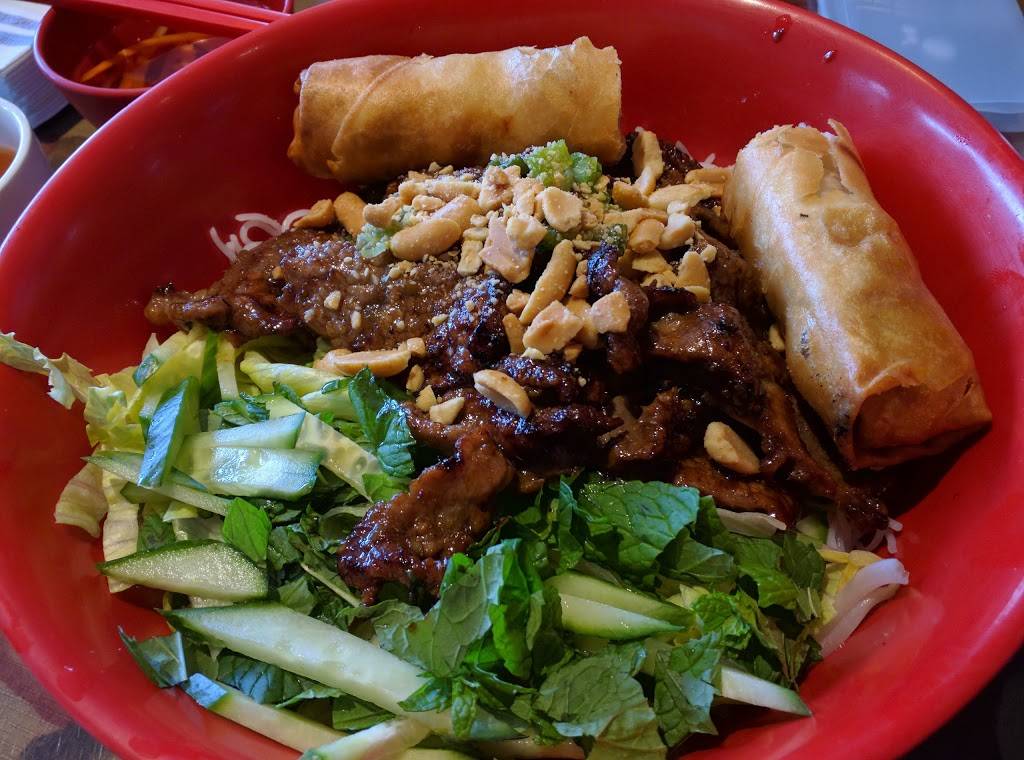 Co Cham | restaurant | 780 Somerset St W, Ottawa, ON K1R 6R1, Canada | 6135676050 OR +1 613-567-6050