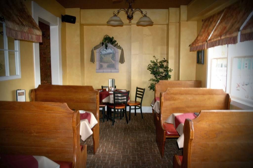 Delciellos | night club | 161 N Chestnut St, Ravenna, OH 44266, USA | 3308397420 OR +1 330-839-7420