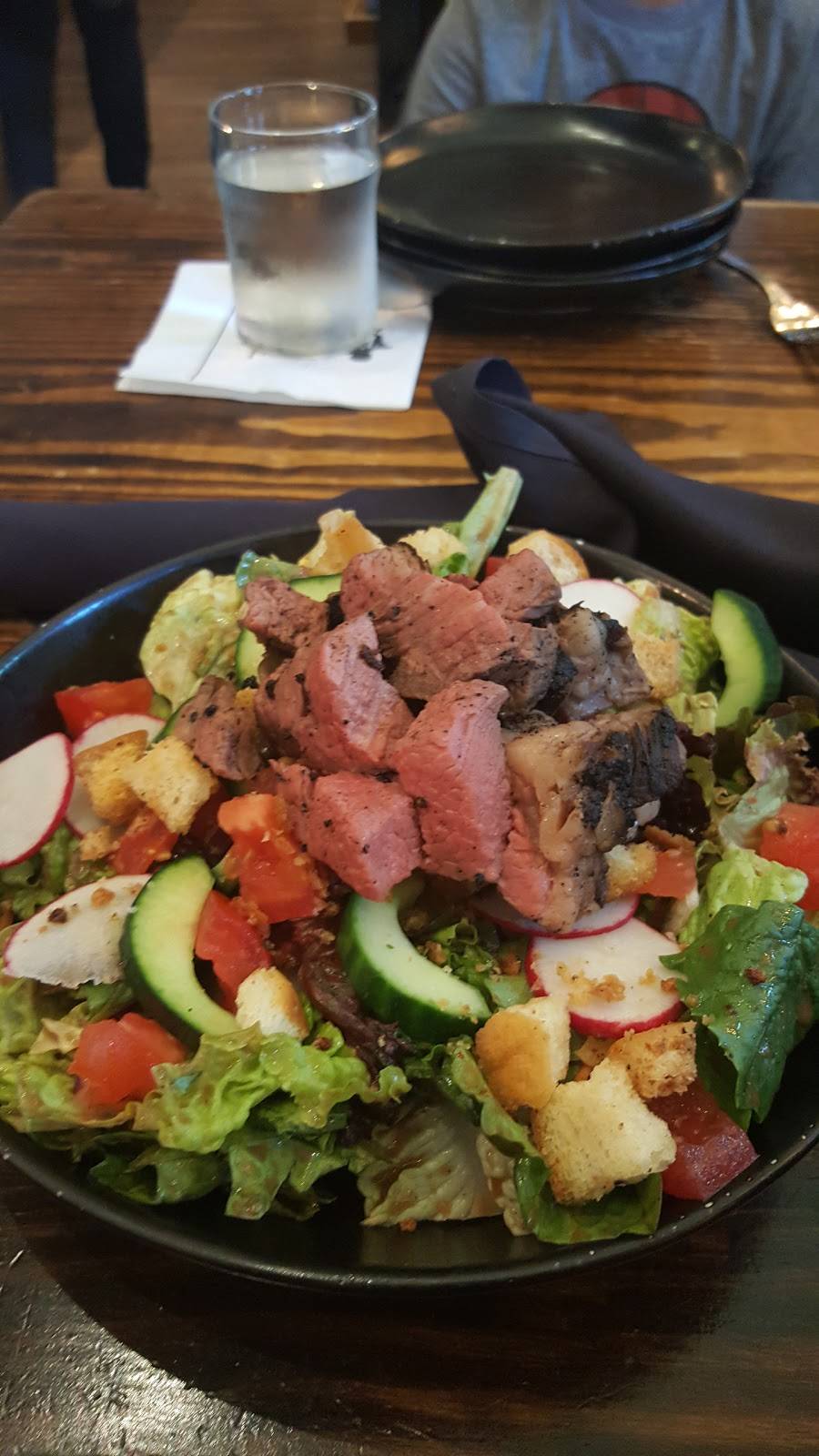 Tafts Ale House | restaurant | 1429 Race St, Cincinnati, OH 45202, USA | 5133341393 OR +1 513-334-1393