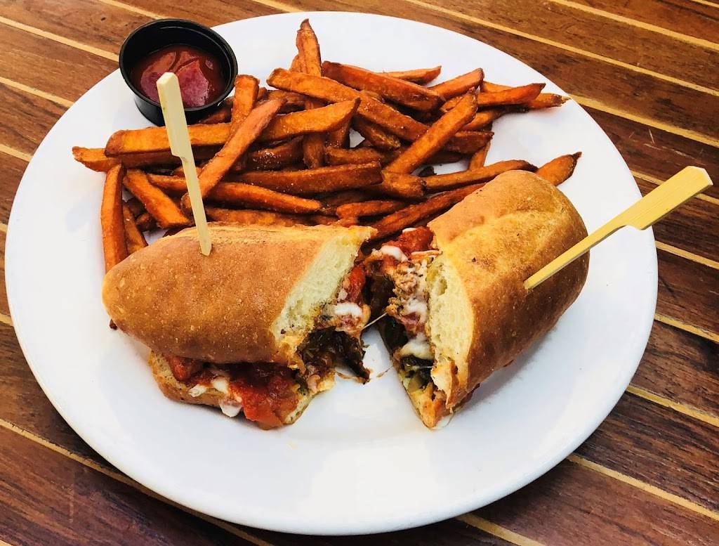 Backyard Kitchen & Tap | restaurant | 832 Garnet Ave, San Diego, CA 92109, USA | 8588592593 OR +1 858-859-2593