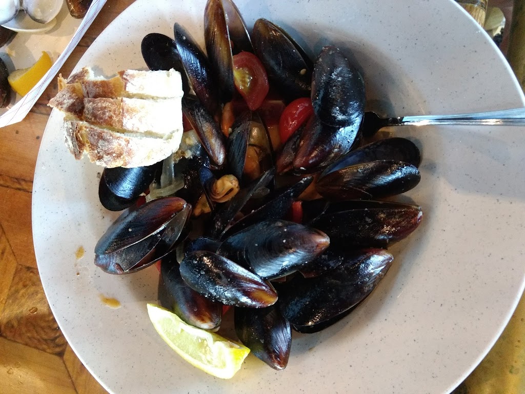 The Lighthouse | restaurant | 124 Dickinson St, Dewey Beach, DE 19971, USA | 3022274333 OR +1 302-227-4333