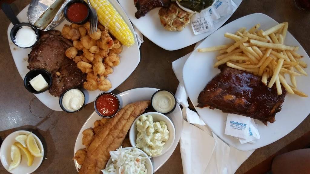 Boathouse Restaurant | restaurant | 6328 Oleander Dr, Wilmington, NC 28403, USA | 9106794224 OR +1 910-679-4224