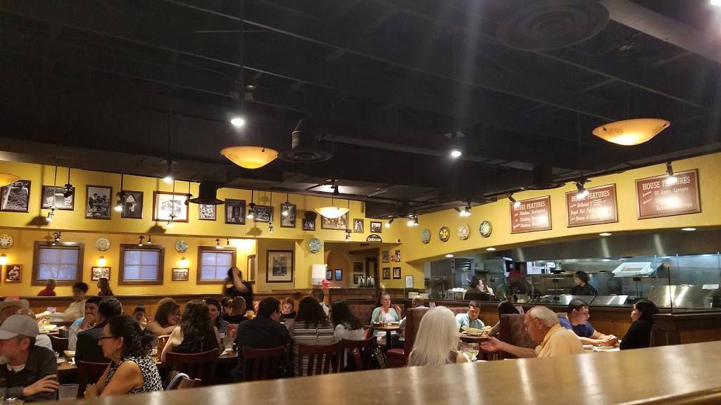 Johnny Carinos | restaurant | 1201 Airway Blvd, El Paso, TX 79925, USA | 9157787771 OR +1 915-778-7771