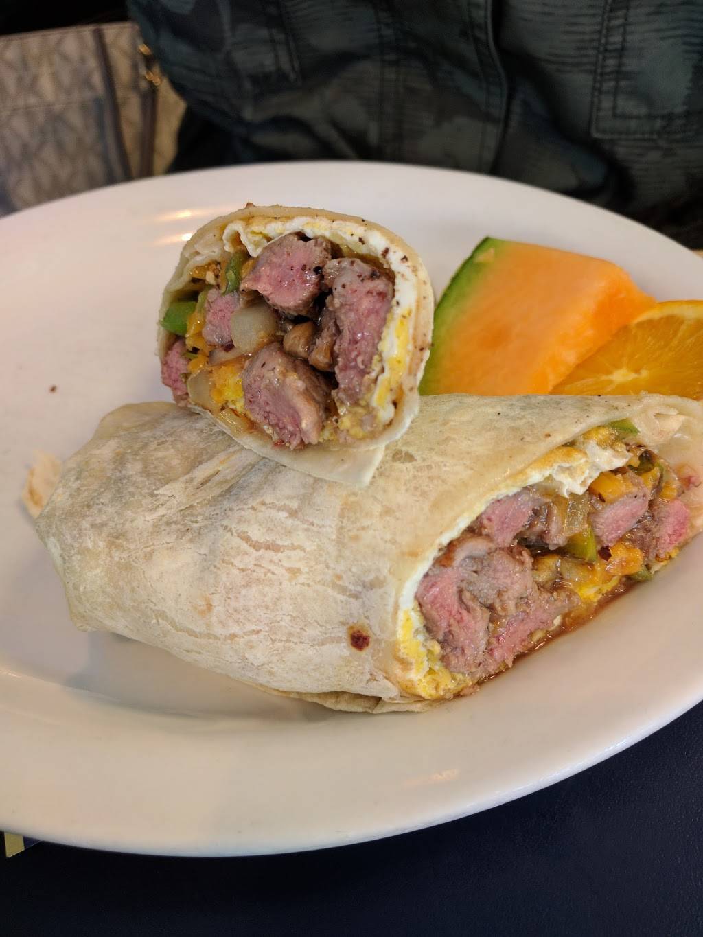 Daybreak | restaurant | 547 Holland St W, Bradford, ON L3Z 0C1, Canada | 9057751300 OR +1 905-775-1300