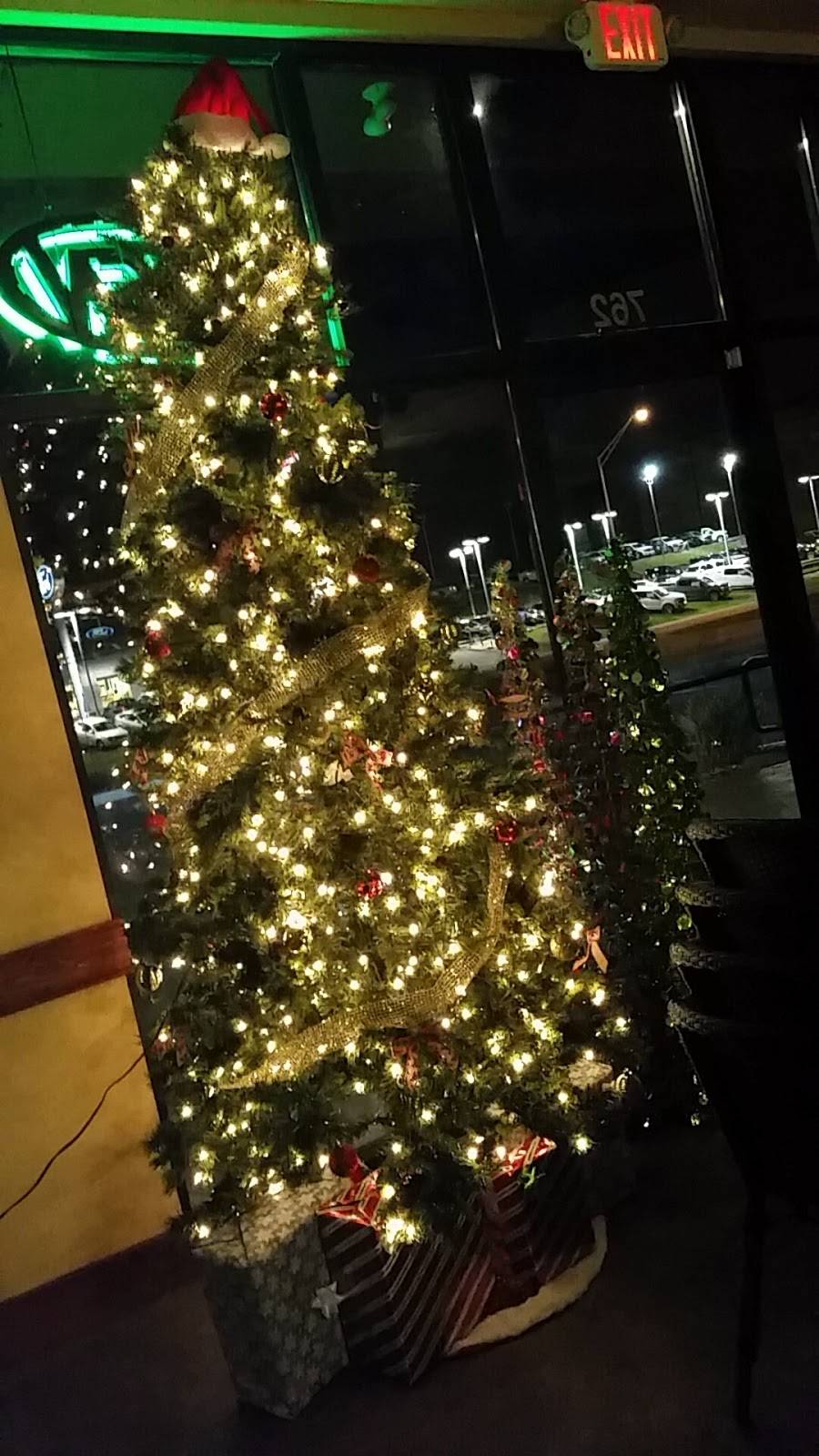 Petros Chili & Chips - Lenoir City | restaurant | U.S. 321, 762 Northside Dr, Lenoir City, TN 37771, USA | 8653171645 OR +1 865-317-1645