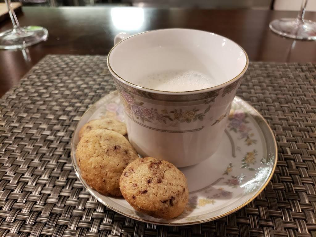 Stages at One Washington | restaurant | 1 Washington St Suite 325, Dover, NH 03820, USA | 6038424077 OR +1 603-842-4077