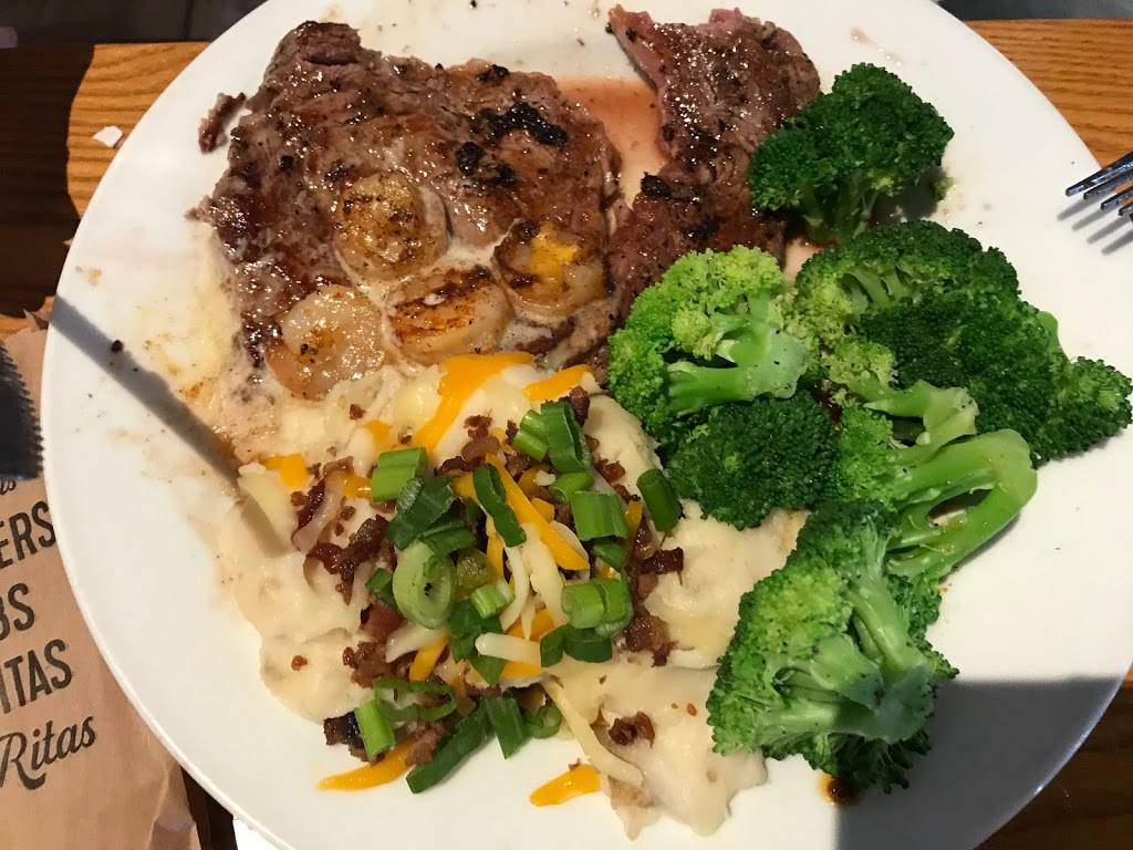 Chilis Grill & Bar | meal takeaway | 11454 Parkside Dr, Farragut, TN 37934, USA | 8656719536 OR +1 865-671-9536