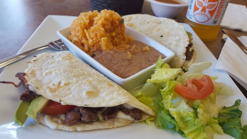 Antojitos Mexicanos Restaurant | restaurant | 15526 Paramount Blvd, Paramount, CA 90723, USA | 5627125992 OR +1 562-712-5992