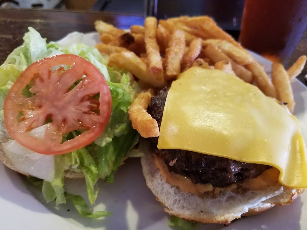 Sams Inn Restaurant | restaurant | 223 Potomac Ave, Quantico, VA 22134, USA | 7036406493 OR +1 703-640-6493