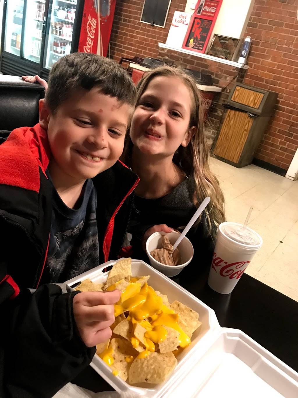 Pizza King of Flora | restaurant | 12 E Columbia St, Flora, IN 46929, USA | 5749673212 OR +1 574-967-3212