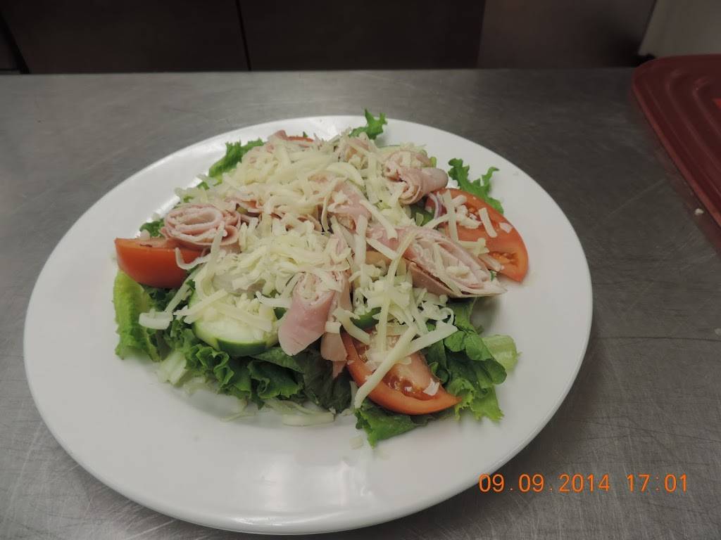 The Country House Restaurant | restaurant | 663 US-7, Pittsford, VT 05763, USA | 8027727936 OR +1 802-772-7936