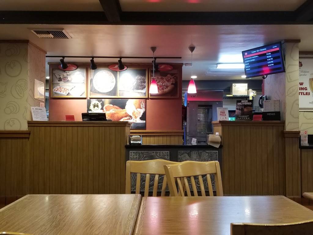 Pizza Hut | restaurant | 23430 Lyons Ave, Newhall, CA 91321, USA | 6612598983 OR +1 661-259-8983