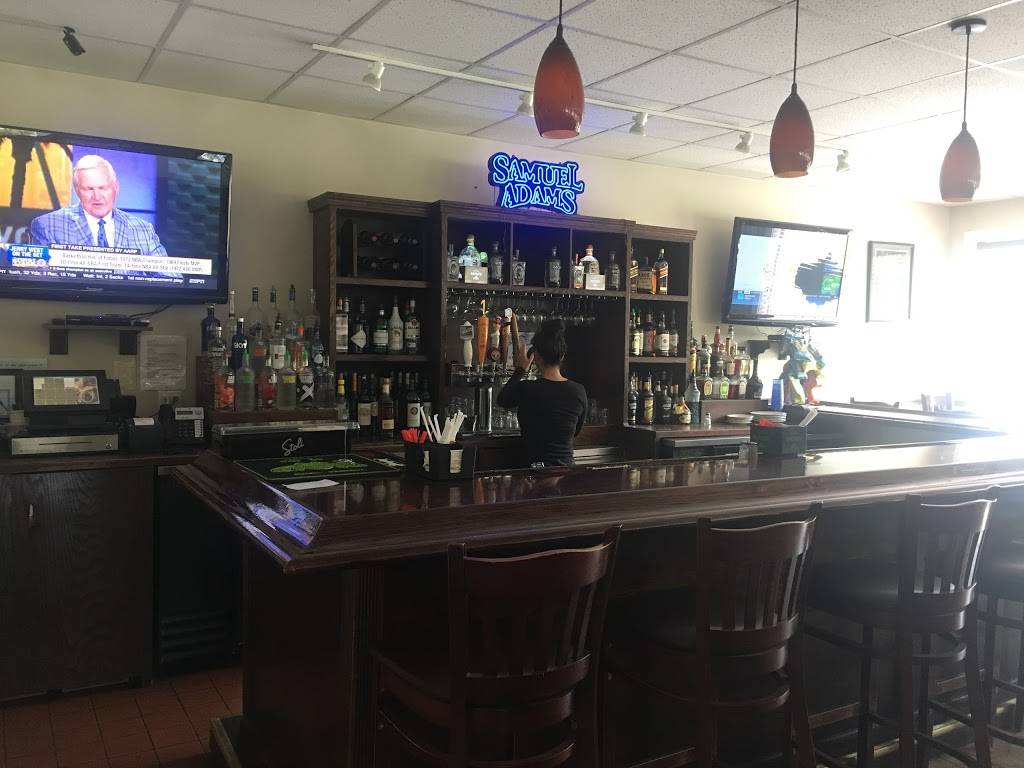 Stateline Pizza | restaurant | 340 N Elm St, Canaan, CT 06018, USA | 8608241554 OR +1 860-824-1554